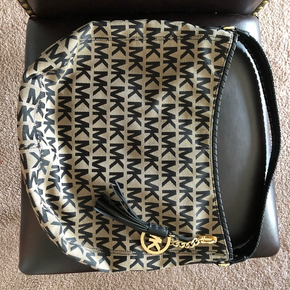Michael Kors Purse - Picture 1 of 1
